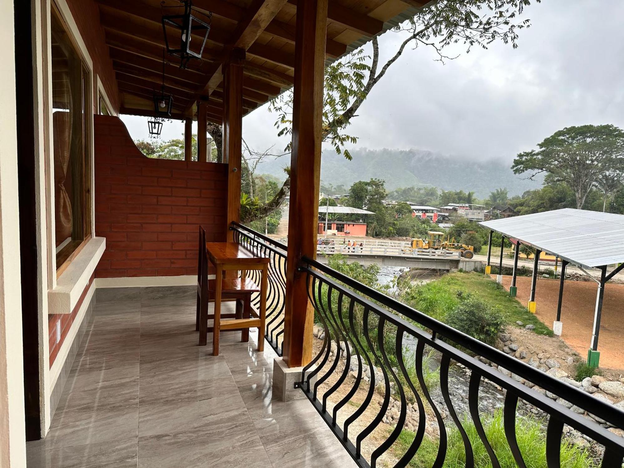 Hostel La Casa De Cecilia Mindo Exterior foto